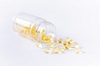 丑陋的石头爱情诗歌（丑石的文章）